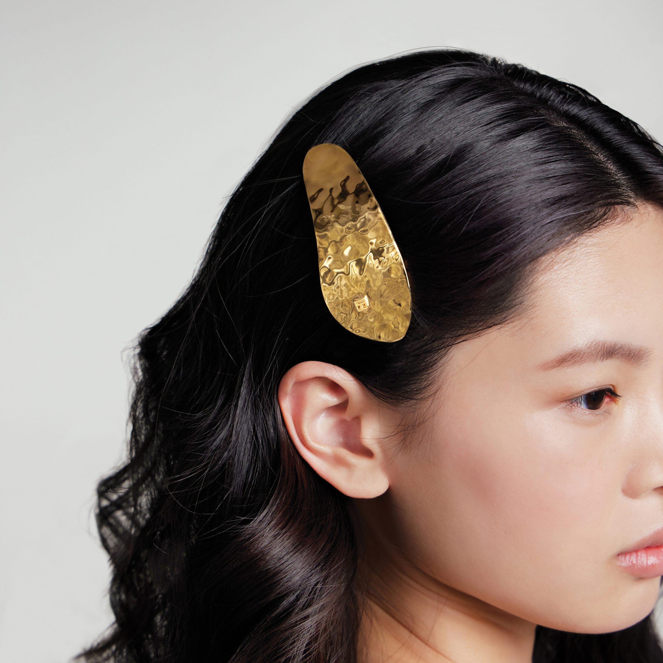 BALMAIN HAIR eridisainiga 18K kaullaga kaetud klamber / PRINTEMPS GOLDEN LEAF BARRETTE - Image 3